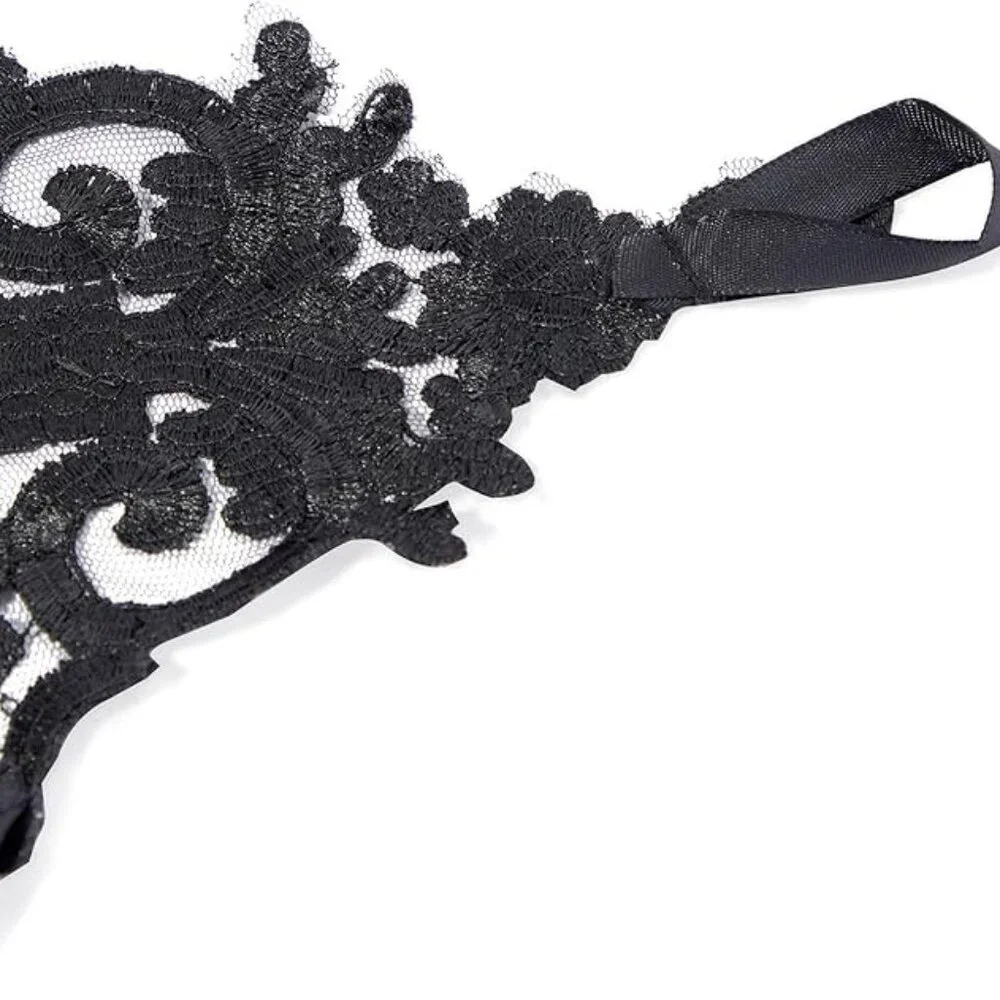 Feather Lace Fingerless Gloves